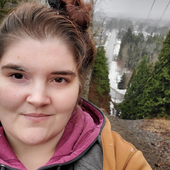 Meet your Posher, Kristina (or Krys for short) - Picture 1 of 2